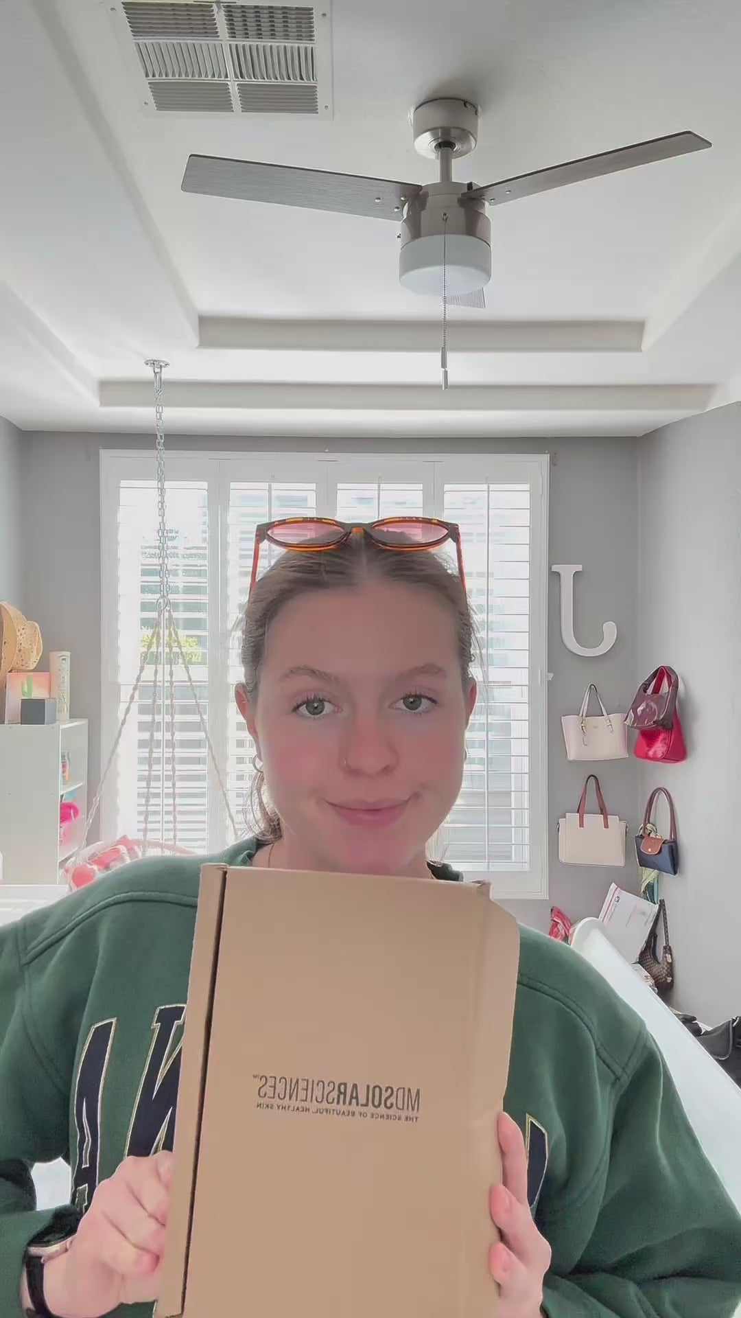 Load video: Mineral Tinted Crème SPF 30